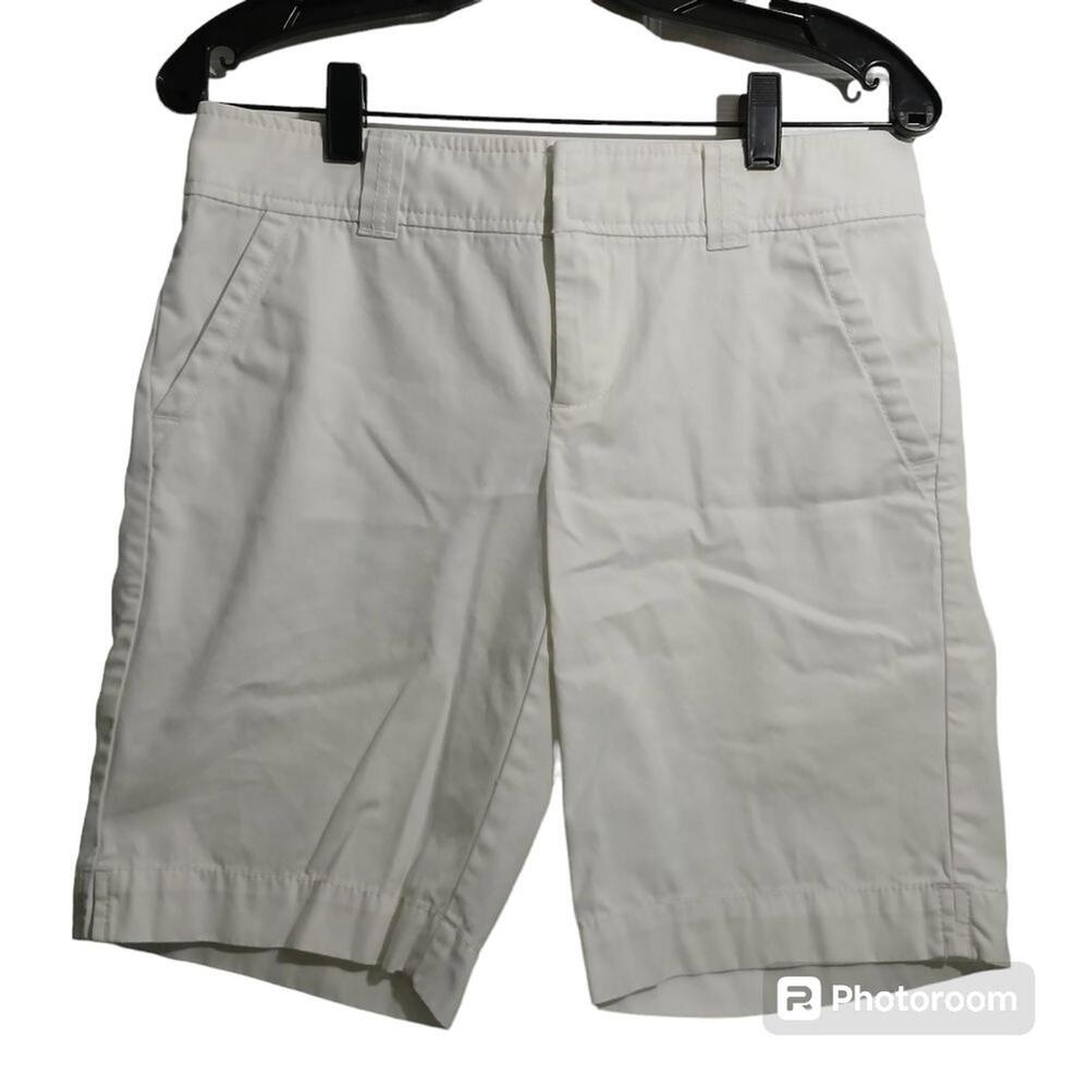 Lilly Pulitzer Women 2 White 9.5" Bermuda Shorts Cotton Shorts Beach